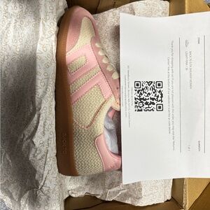 BACK 70’s Women's Pink and Cream Casual Sneakers